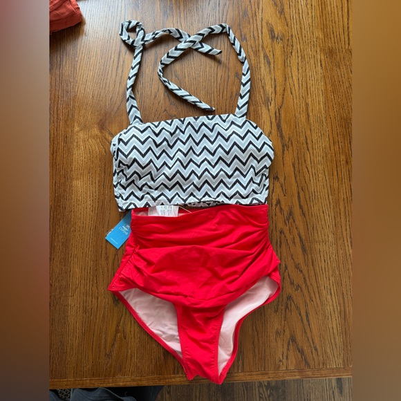 Cupshe Other - Cupshe Red and Black Zigzag Bikini